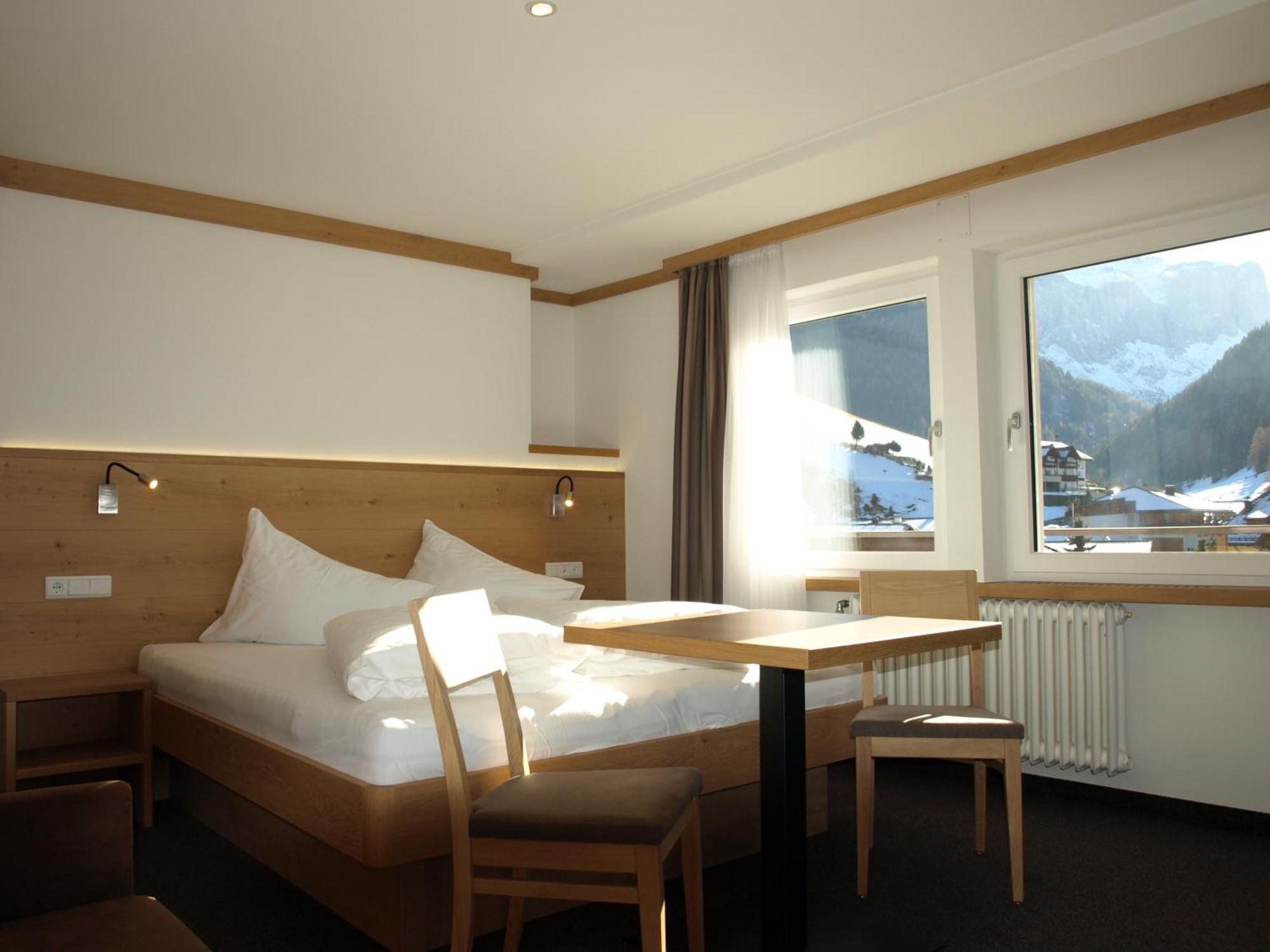 Garni Flurida Bed & Breakfast Selva di Val Gardena Exterior foto
