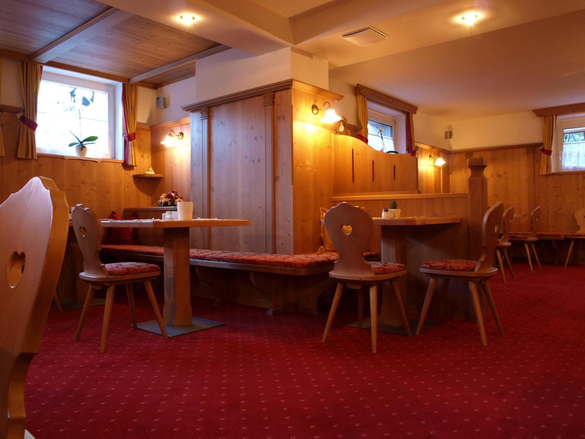 Garni Flurida Bed & Breakfast Selva di Val Gardena Exterior foto