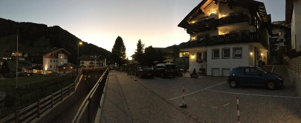 Garni Flurida Bed & Breakfast Selva di Val Gardena Exterior foto